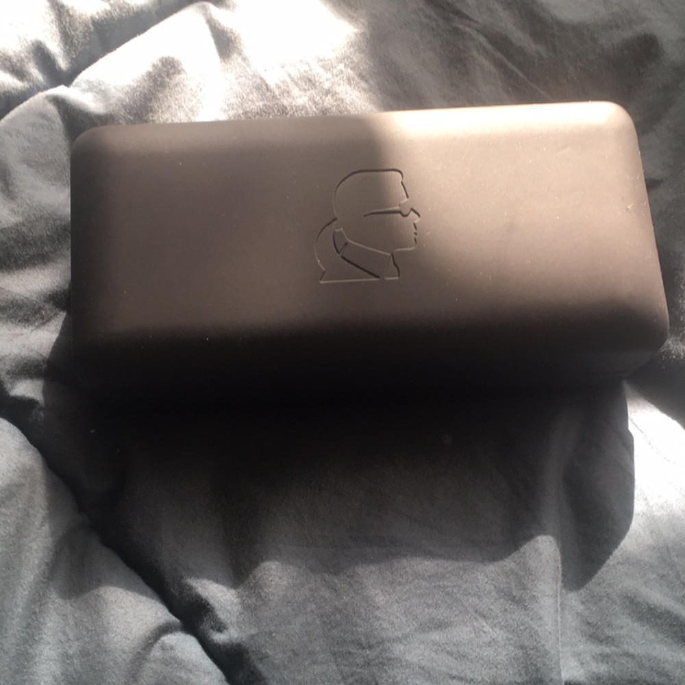 Karl lagerfield Sunglasses case
